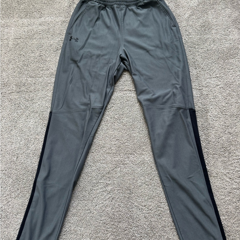 Under Armour Men's Gray Joggers with Black Accents